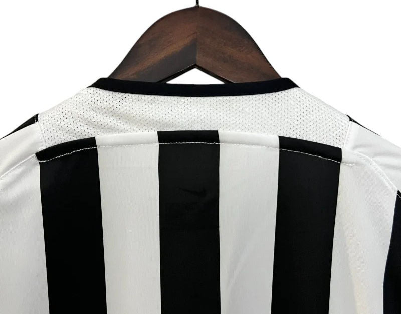 Retro Juventus Home Shirt 2003/2004 - Retro Shirt Stories