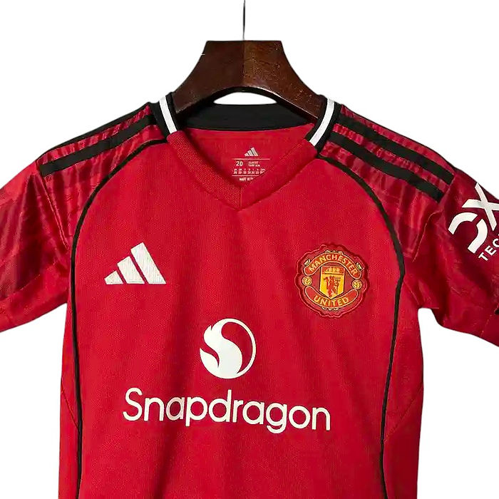 Manchester United Home Kids Kit 2025/2026 - Retro Shirt Stories