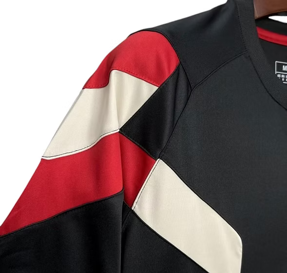 Manchester United Originals Shirt - Retro Shirt Stories