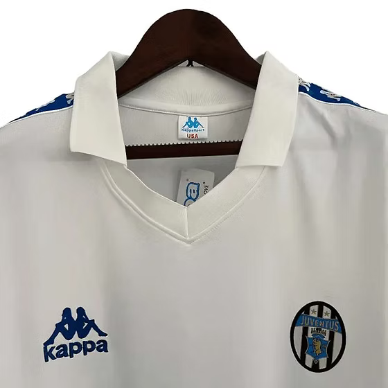 Retro Juventus Away Shirt 1990/1992 - Retro Shirt Stories