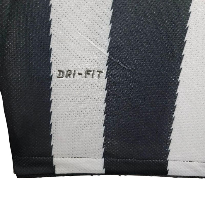 Retro Juventus Home Shirt 2010/2011 - Retro Shirt Stories