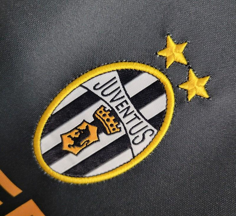 Retro Juventus Away Shirt 2001/2002 - Retro Shirt Stories