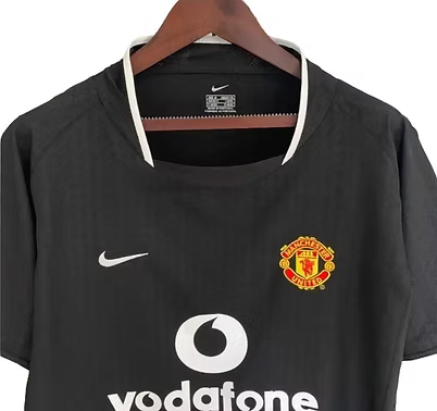 Retro Manchester United Away Shirt 2004/2005 - Retro Shirt Stories