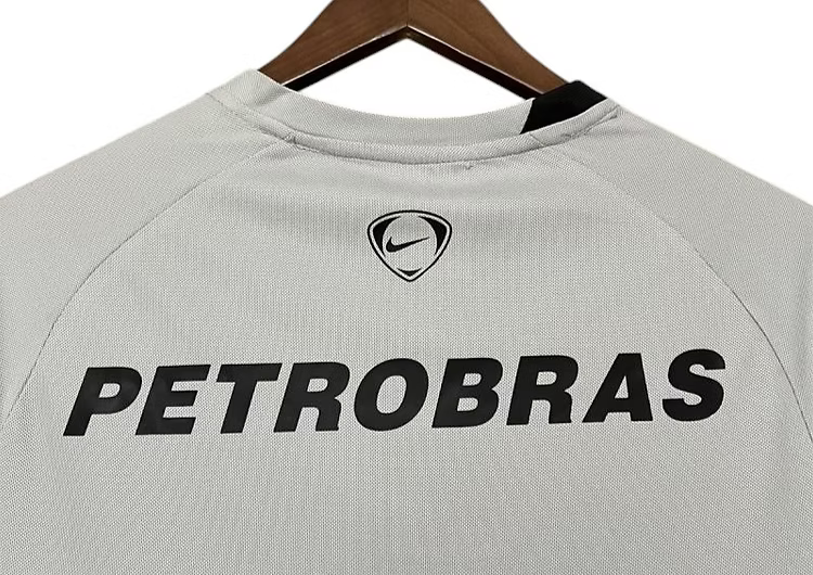 Retro Flamengo GK Shirt 2008/2009 - Retro Shirt Stories