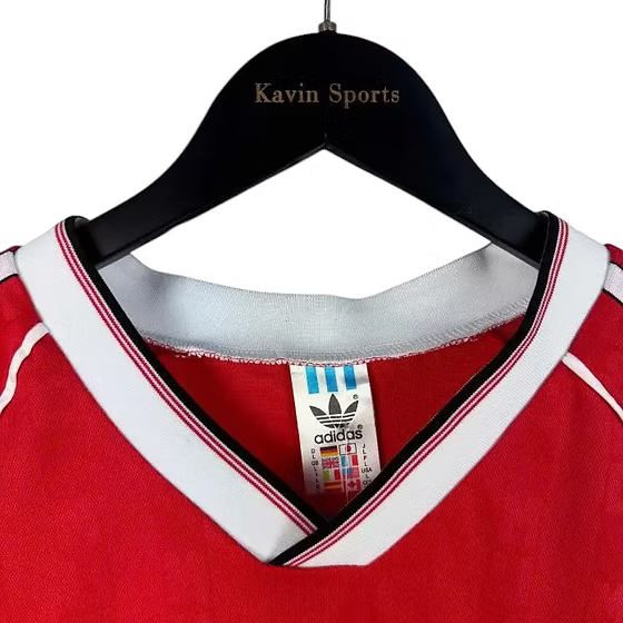 Retro Manchester United Home Shirt 1988/1990 - Retro Shirt Stories