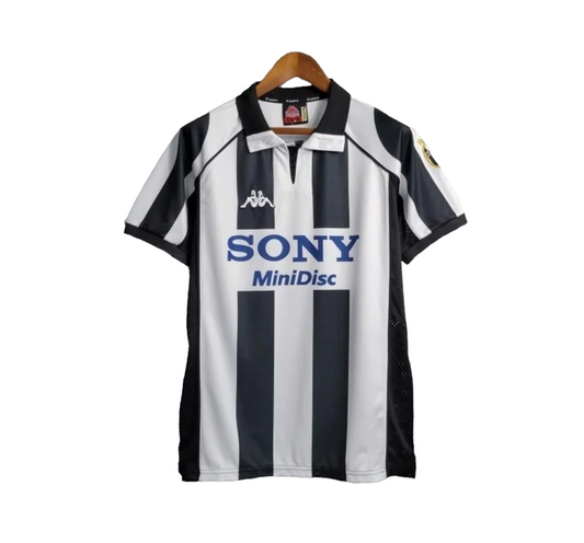 Retro Juventus Home Shirt 1997/1998 - Retro Shirt Stories