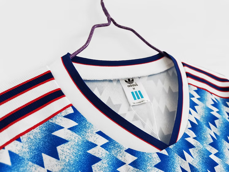 Retro Manchester United Away Shirt 1990/1992 - Retro Shirt Stories
