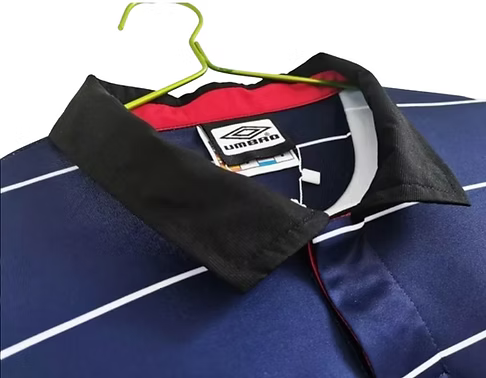 Retro Manchester United Away Shirt 1999/2000 - Retro Shirt Stories