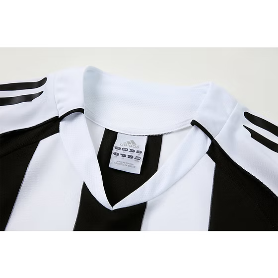 Retro Newcastle Home Shirt 2004/2006 - Retro Shirt Stories
