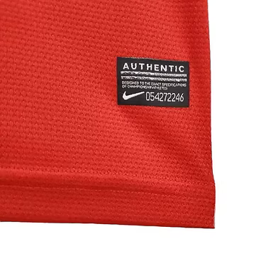 Retro Manchester United Home Shirt 2013/2014 - Retro Shirt Stories