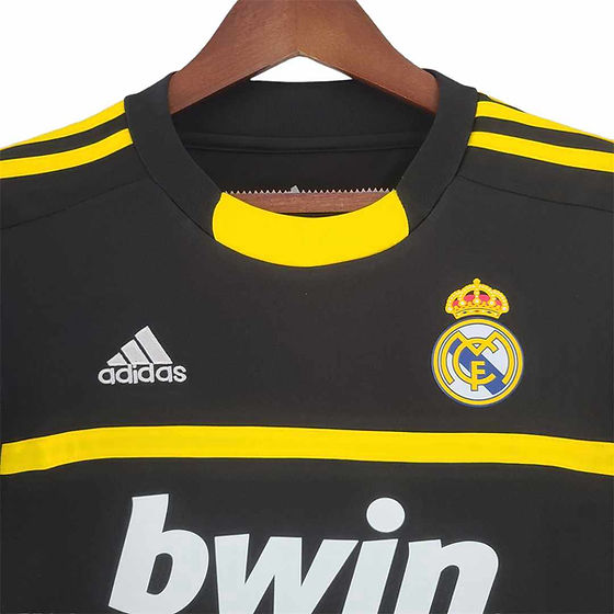 Retro Real Madrid GK Shirt 2011/2012 - Time Warp Kits