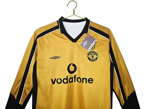 Retro Manchester United LS Away Shirt 2001/2002 - Retro Shirt Stories