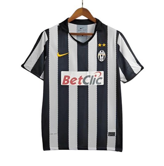 Retro Juventus Home Shirt 2010/2011 - Retro Shirt Stories