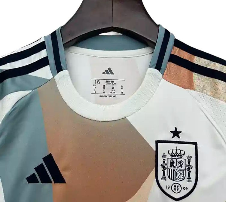 Spain Away Kids Kit 2025 - Retro Shirt Stories