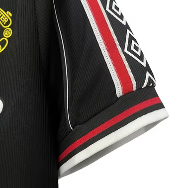 Retro Manchester United Away Shirt 1998/2000 - Retro Shirt Stories