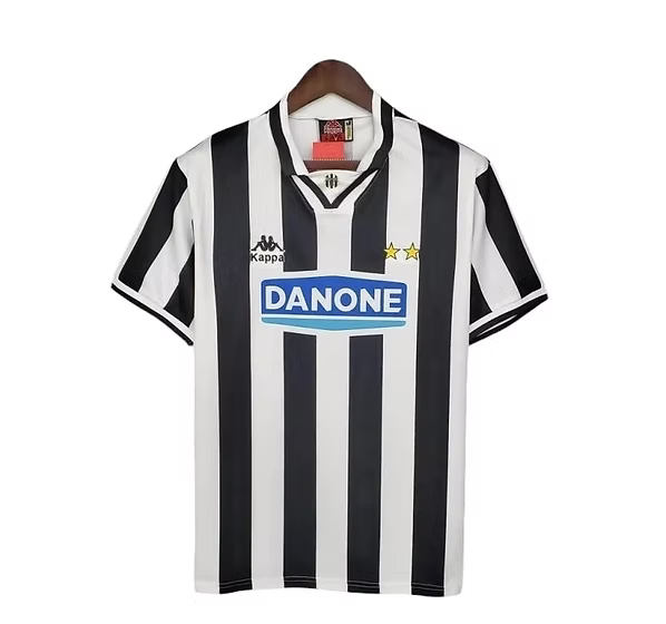 Retro Juventus Home Shirt 1994/1995 - Retro Shirt Stories