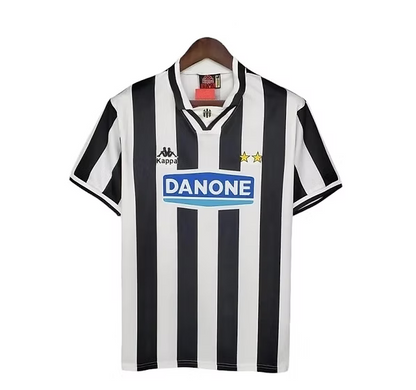 Retro Juventus Home Shirt 1994/1995 - Retro Shirt Stories