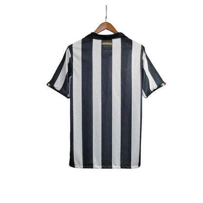 Retro Juventus Home Shirt 2010/2011 - Retro Shirt Stories