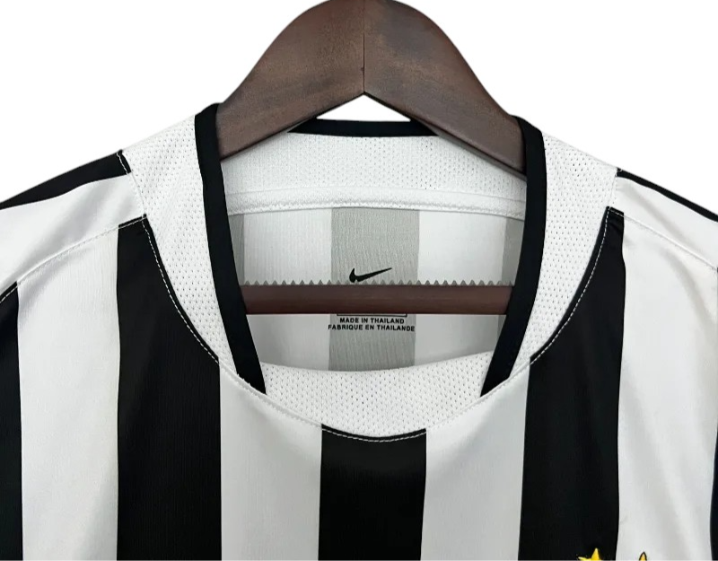 Retro Juventus Home Shirt 2003/2004 - Retro Shirt Stories