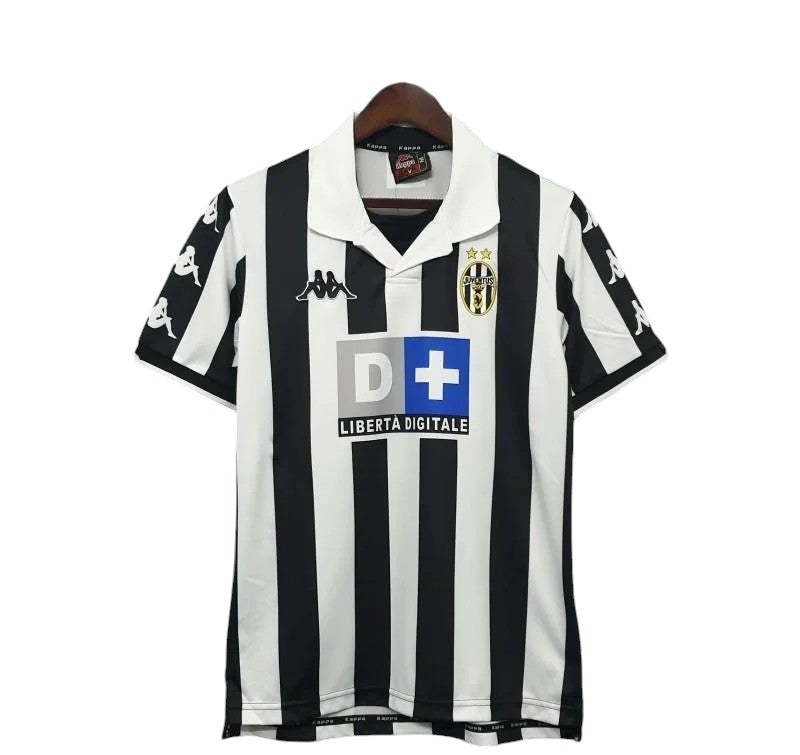 Retro Juventus Home Shirt 1999/2000 - Retro Shirt Stories