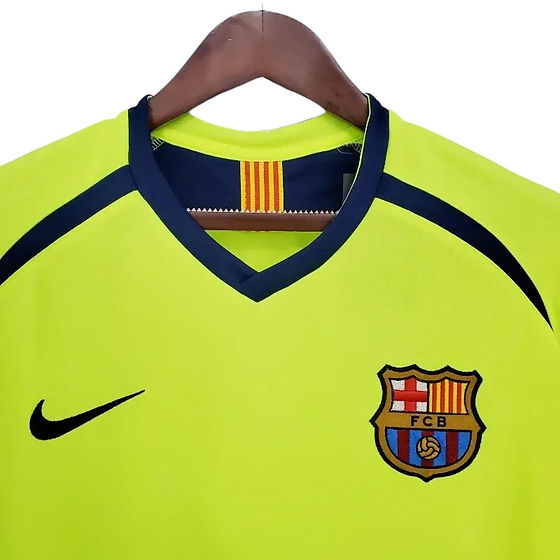 Retro Barcelona Away Shirt 2005/2006 - Retro Shirt Stories